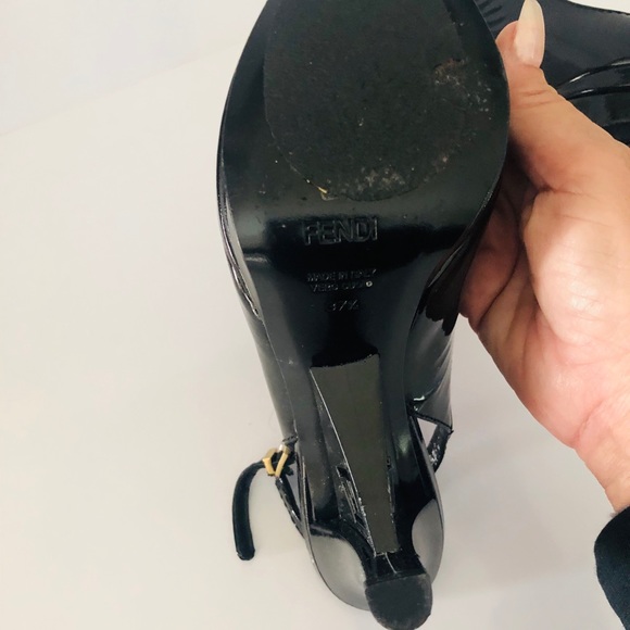 Classic Fendi Patent Leather Platform Heels/Pumps, 7.5, FF logo cutout in heels - Picture 4 of 4